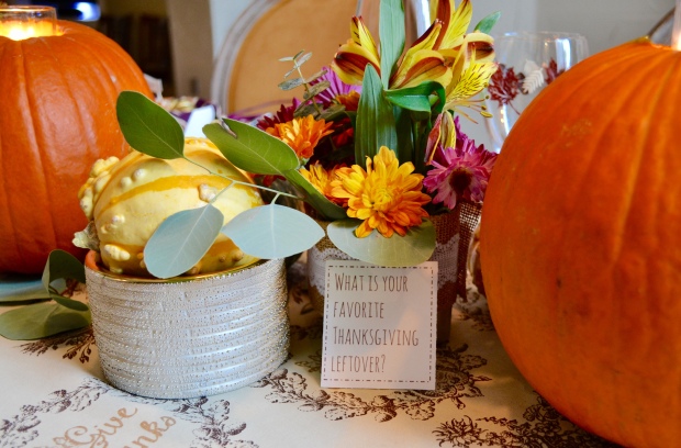 {Fun, Yum & Frills} Thankful conversation starters perfect for Friendsgiving or Thanksgiving. FREE DOWNLOAD on funyumandfrills.com
