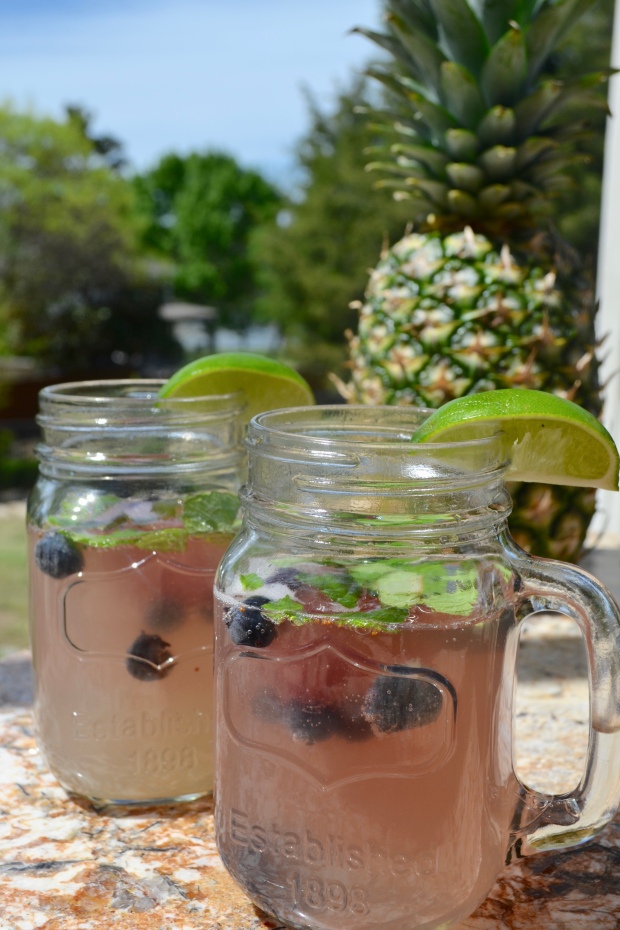 {Fun, Yum & Frills} Blueberry Pineapple Mule - a fruity take on the Moscow Mule packed with blueberries, pineapple and a hint of mint.